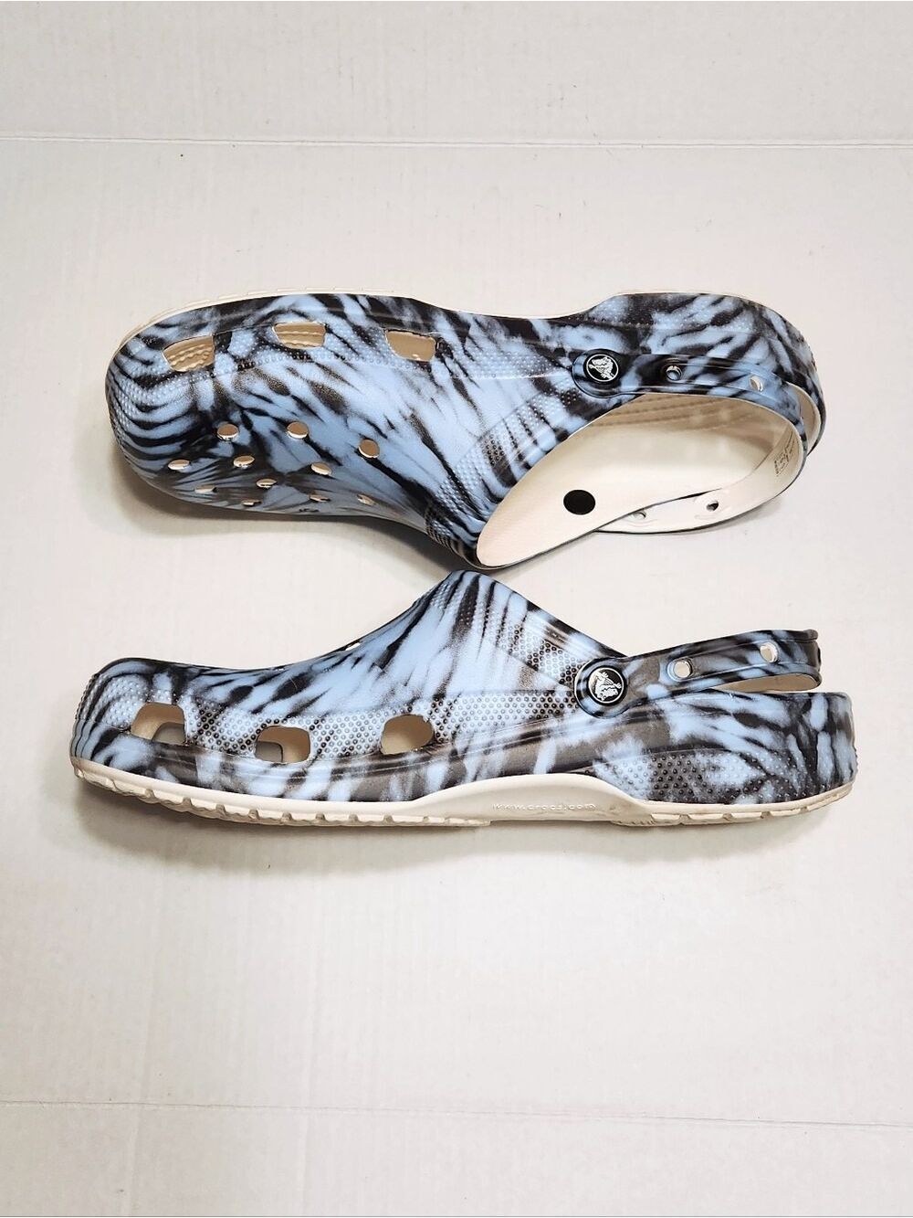 Crocs Classic Rebel Tie-Dye Clog Shoes Blue Mens 14 - Picture 3 of 10